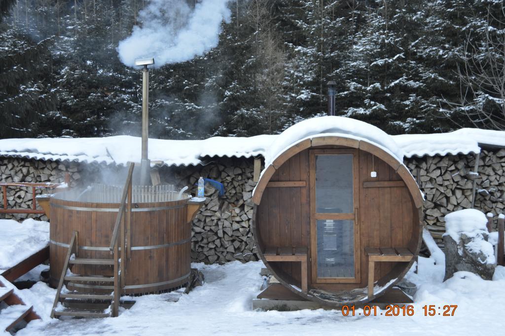 Cabana Groapa Seaca Petrozsény Kültér fotó